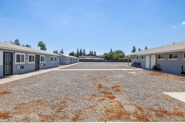 636 W Kern Street, Dinuba, CA 93618