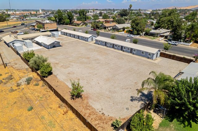 636 W Kern Street, Dinuba, CA 93618