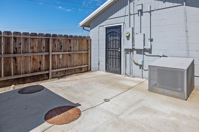 636 W Kern Street, Dinuba, CA 93618
