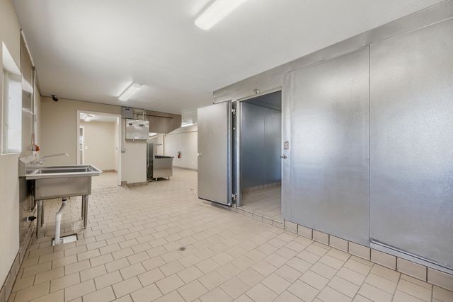 636 W Kern Street, Dinuba, CA 93618