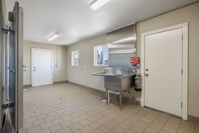 636 W Kern Street, Dinuba, CA 93618