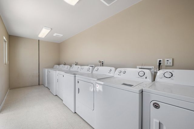 636 W Kern Street, Dinuba, CA 93618