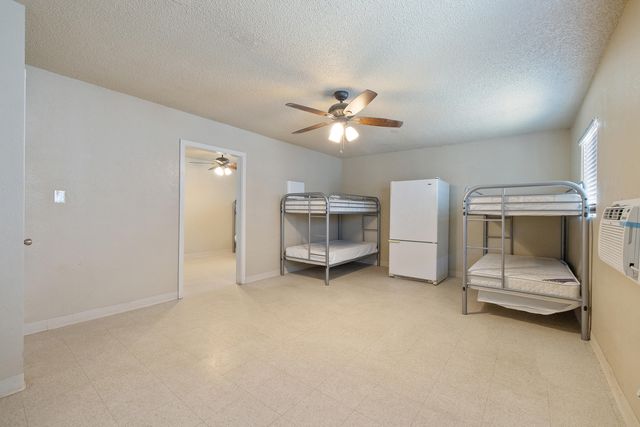 636 W Kern Street, Dinuba, CA 93618