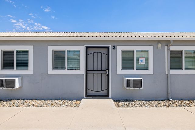 636 W Kern Street, Dinuba, CA 93618