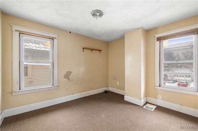 2439 Niagara Avenue, Niagara Falls, NY 14305