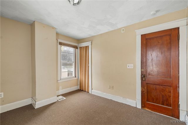 2439 Niagara Avenue, Niagara Falls, NY 14305