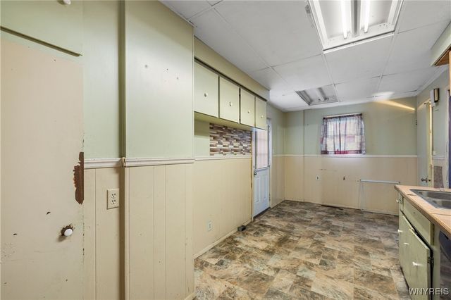 2439 Niagara Avenue, Niagara Falls, NY 14305