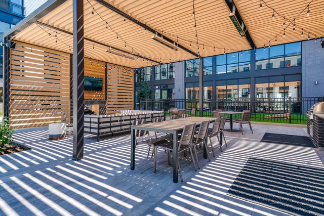 750 Hawthorn Row 3204, Vernon Hills, IL 60061