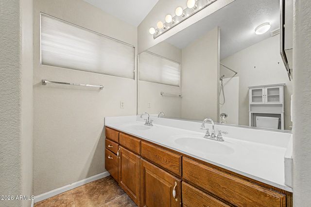 1201 E SEAHORSE Lane, Gilbert, AZ 85234