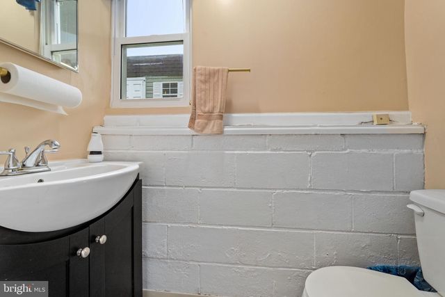 63 W STEPHEN DR, Newark, DE 19713