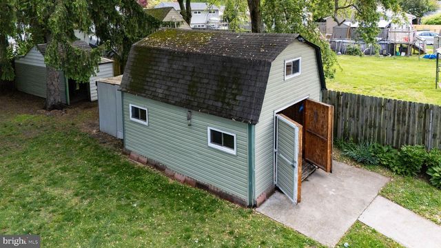 63 W STEPHEN DR, Newark, DE 19713
