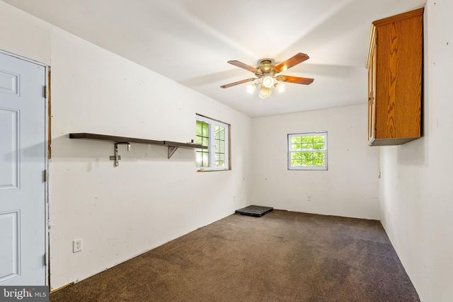 63 W STEPHEN DR, Newark, DE 19713
