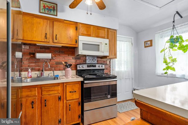63 W STEPHEN DR, Newark, DE 19713