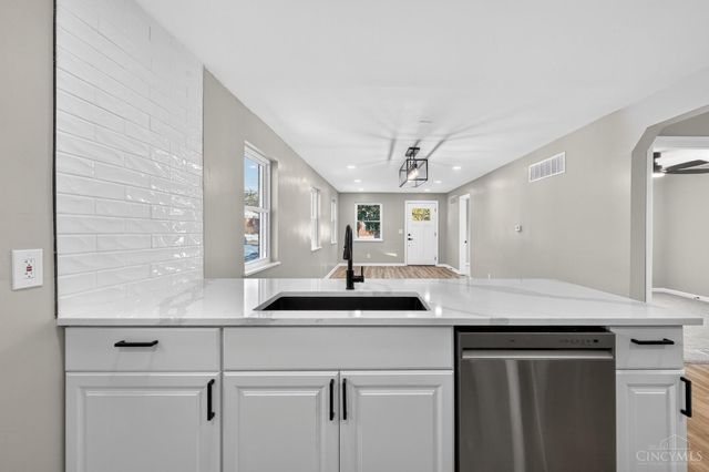 4023 Washington Avenue, Cheviot, OH 45211