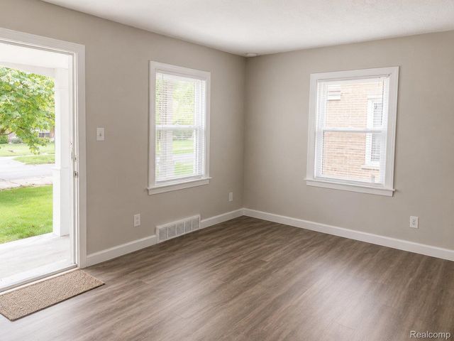 18696 Blackmoor Street, Detroit, MI 48234