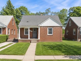 18696 Blackmoor Street, Detroit, MI 48234