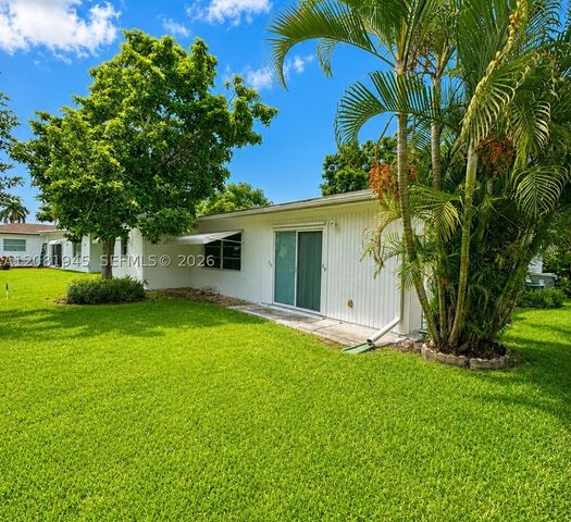 5156 Michael Dr, West Palm Beach, FL 33417