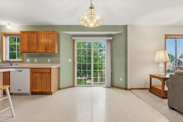 931 Sterling Street S, Maplewood, MN 55119