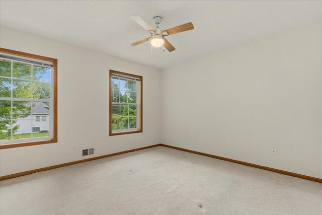931 Sterling Street S, Maplewood, MN 55119