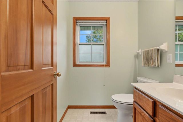 931 Sterling Street S, Maplewood, MN 55119