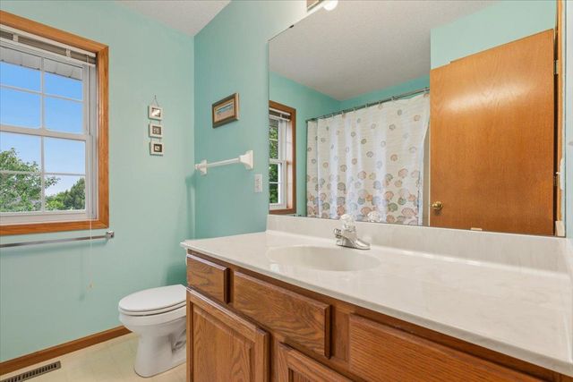 931 Sterling Street S, Maplewood, MN 55119