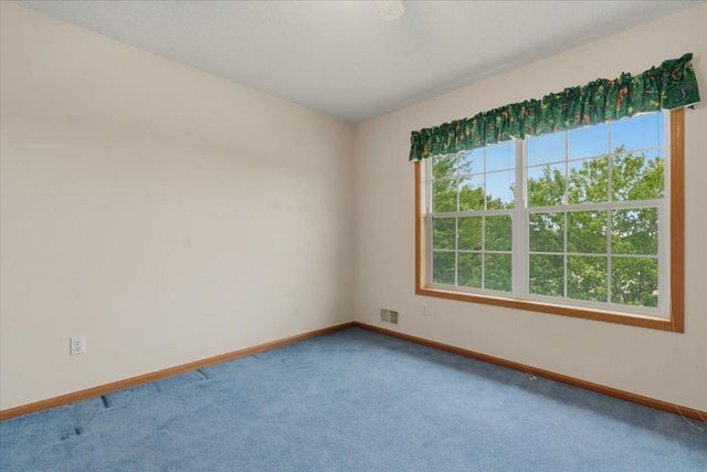 931 Sterling Street S, Maplewood, MN 55119