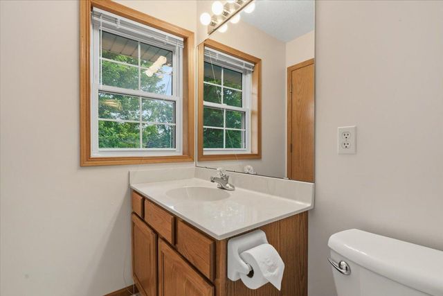 931 Sterling Street S, Maplewood, MN 55119