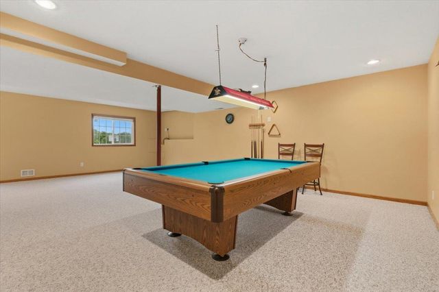 931 Sterling Street S, Maplewood, MN 55119