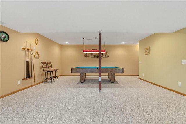 931 Sterling Street S, Maplewood, MN 55119