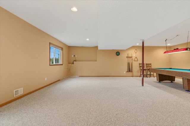931 Sterling Street S, Maplewood, MN 55119
