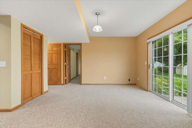 931 Sterling Street S, Maplewood, MN 55119