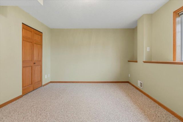 931 Sterling Street S, Maplewood, MN 55119