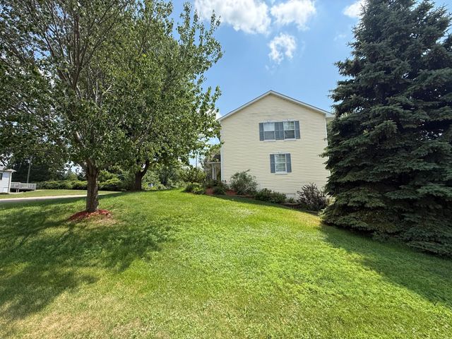931 Sterling Street S, Maplewood, MN 55119