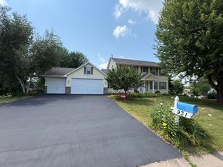 931 Sterling Street S, Maplewood, MN 55119