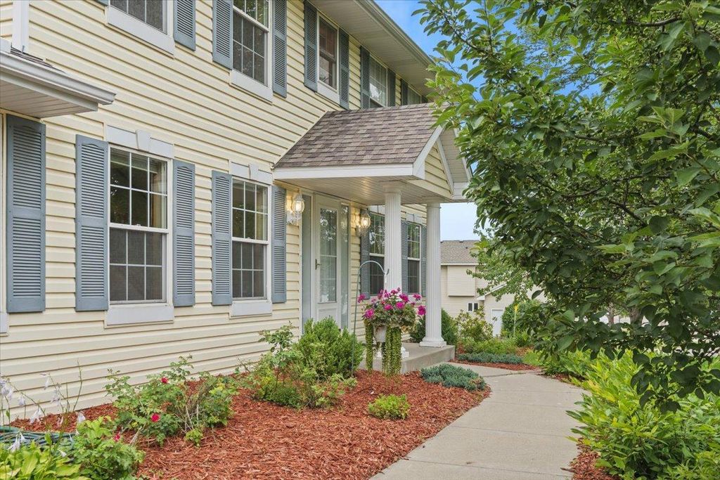 931 Sterling Street S, Maplewood, MN 55119 — photo 2
