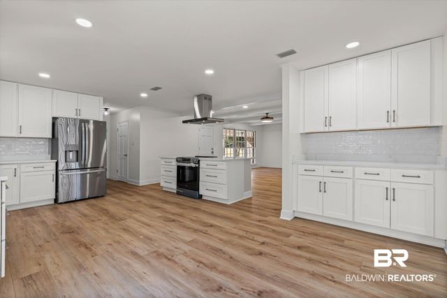 301 E Indian Creek Drive, Mobile, AL 36607