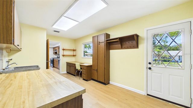 1601 LARK LANE, Brandon, FL 33510