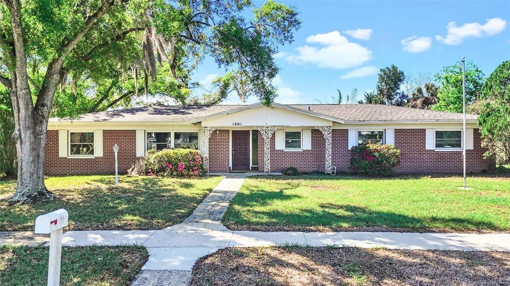 1601 LARK LANE, Brandon, FL 33510