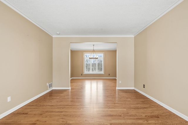 6340 Summit Circle, Chanhassen, MN 55317