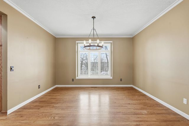 6340 Summit Circle, Chanhassen, MN 55317