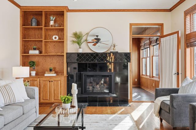 6340 Summit Circle, Chanhassen, MN 55317