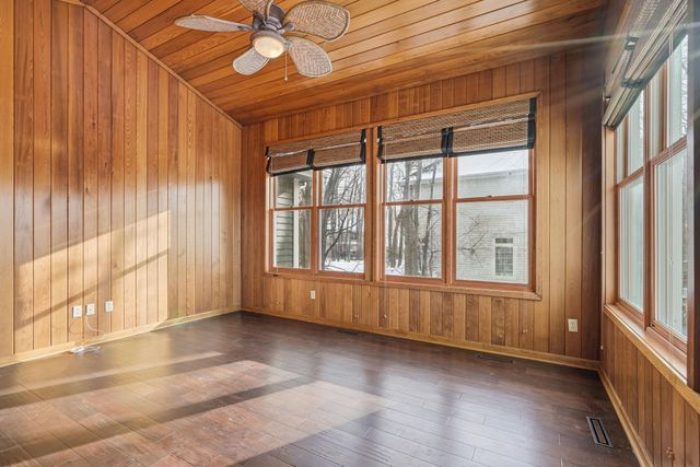 6340 Summit Circle, Chanhassen, MN 55317