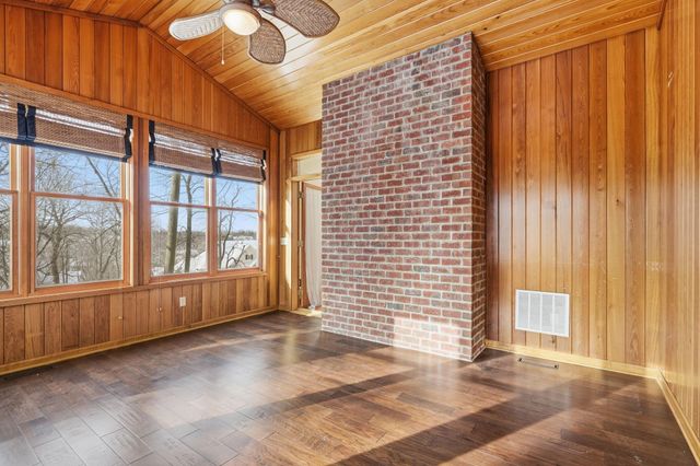 6340 Summit Circle, Chanhassen, MN 55317