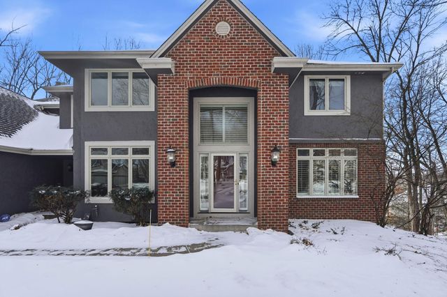 6340 Summit Circle, Chanhassen, MN 55317