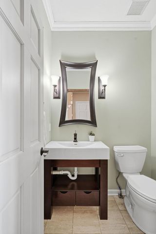 6340 Summit Circle, Chanhassen, MN 55317