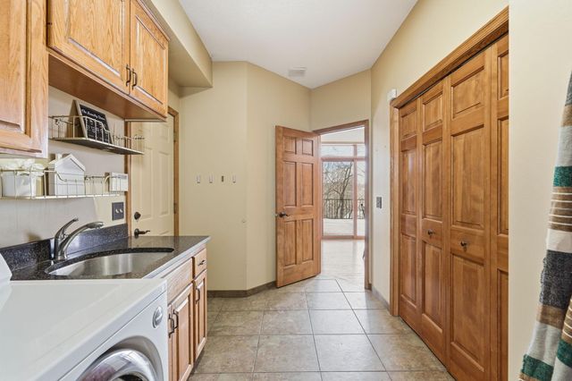6340 Summit Circle, Chanhassen, MN 55317
