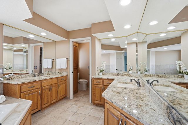 6340 Summit Circle, Chanhassen, MN 55317