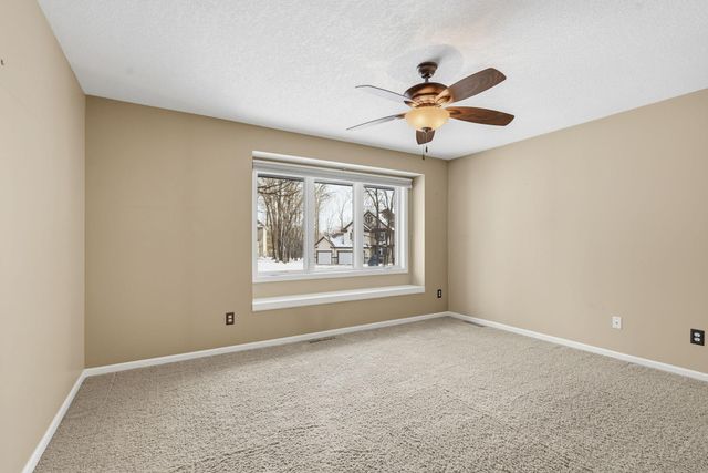 6340 Summit Circle, Chanhassen, MN 55317