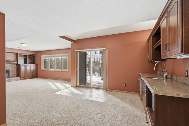 6340 Summit Circle, Chanhassen, MN 55317