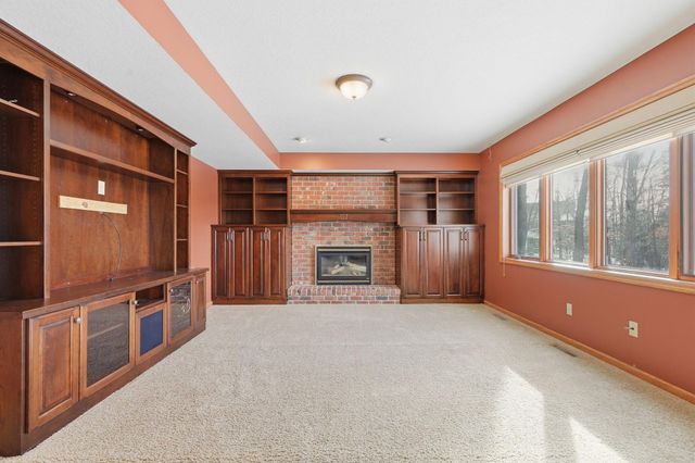 6340 Summit Circle, Chanhassen, MN 55317